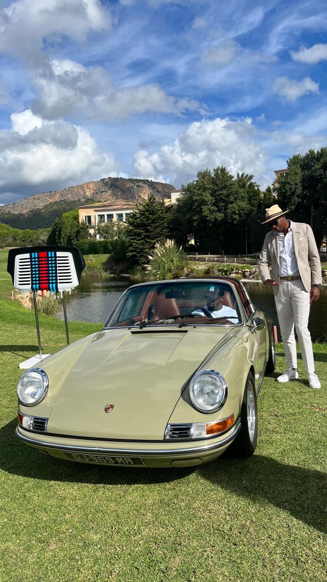 @thewhaletailproject you’re lucky your beautiful Porsche Targa doesn’t fit into a bag. @ricardolouis & @jazminemarieee definitely fell in love with it! 

#mallorcacarweekmoments #mallorcacarweek #carsofinstagram #classiccars